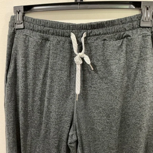 Vuori Women's Medium Sunday Performance Jogger Charcoal Heather Dreamknit - Picture 3 of 5